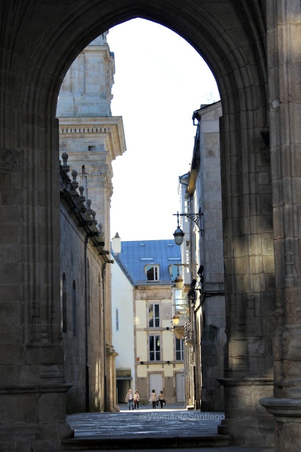 arco-catedral-lugo-camino-de-santiago-primitivo