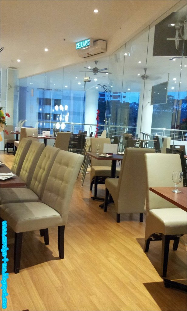 Girl With Thoughts Salsa Restaurant Gurney Paragon