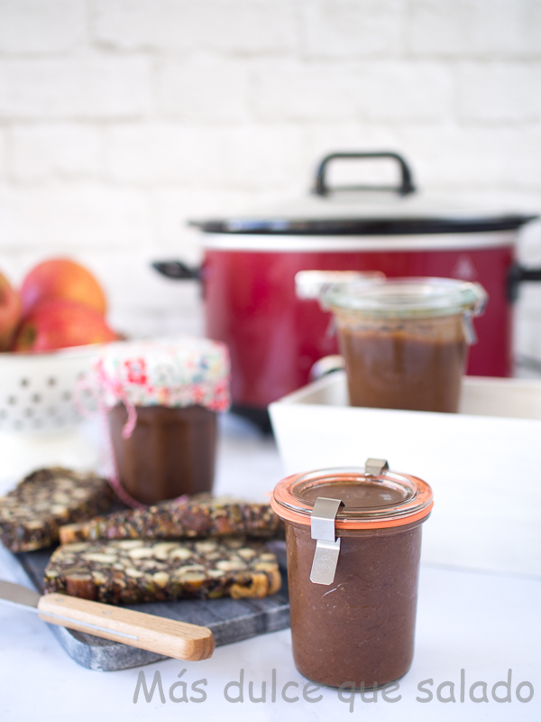 Apple Butter sin azúcar. Crema de manzana con dátiles. Receta para Crock-Pot