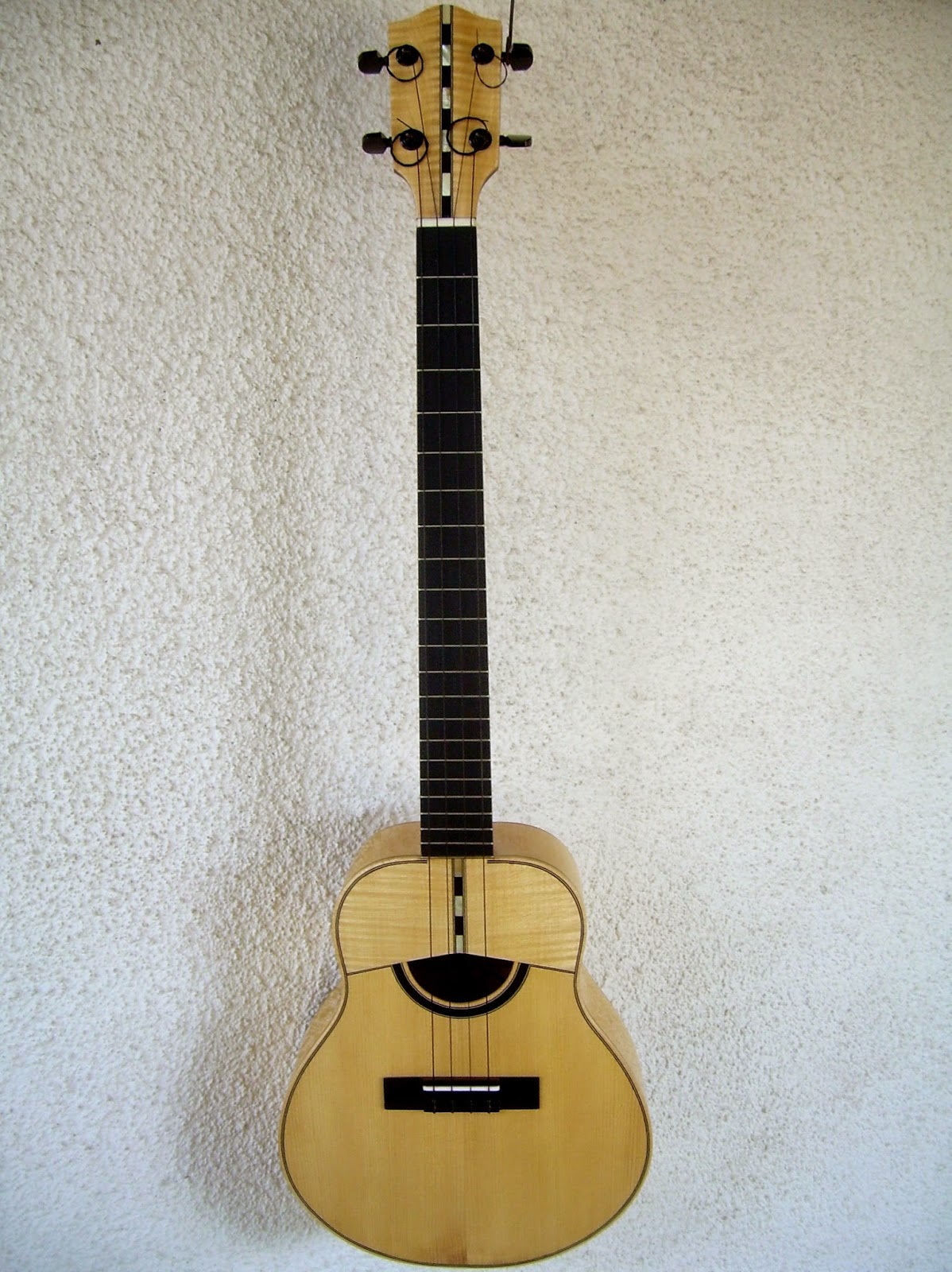 Alfonso Sandoval - Luthier: CUATROS MASTER ELECTRO-ACÚSTICOS