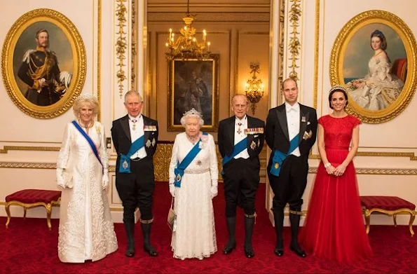 Duchess Catherine wore Jenny Packham sparkling cap-sleeve for Diplomatic Corps dinner. Diamond Tiara, Diamond earrings