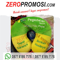 bantal kepala, Bantal leher souvenir custom, Souvenir Bantal, Pabrik Bantal Leher, neck rest, Souvenir Pernikahan Bantal, Personalized Neck Pillow, bantal mobil murah, Grosir Bantal Leher cetak logo custom termurah di tangerang