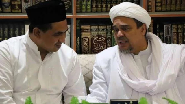 Keluarga Besar Almarhum Mbah Moen Temui Habib Rizieq di Mekah