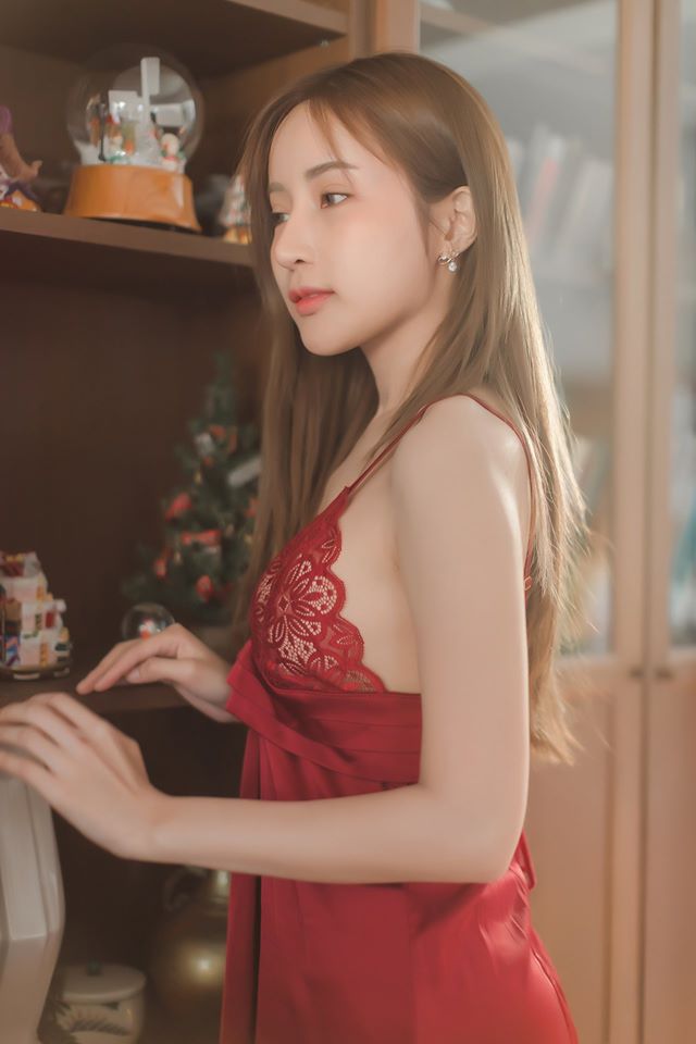 Áo đỏ quyến rũ Thanyarat Charoenpornkittada 6 pic 20200701 1578408777 851 20200701 1578409267 906