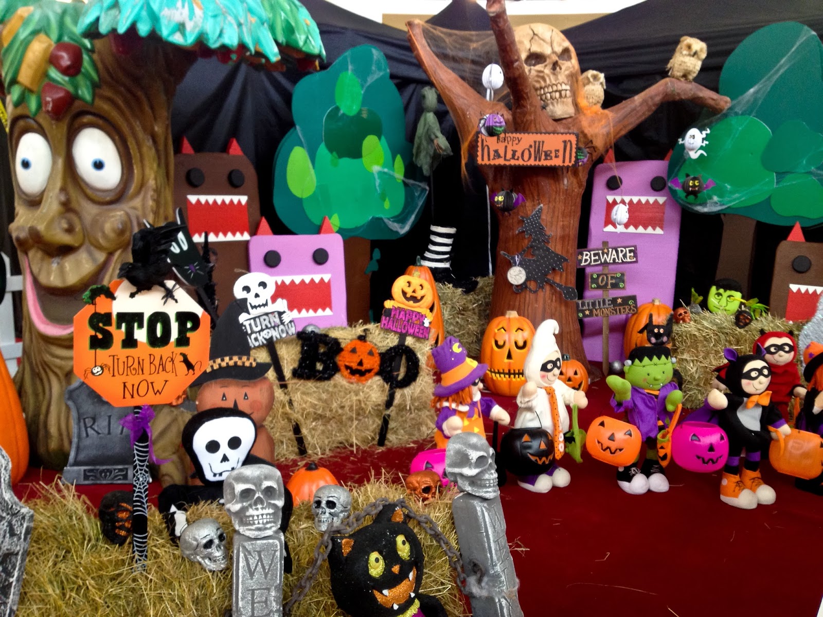 Christmas in a Cup Halloween At Aberdeen Centre