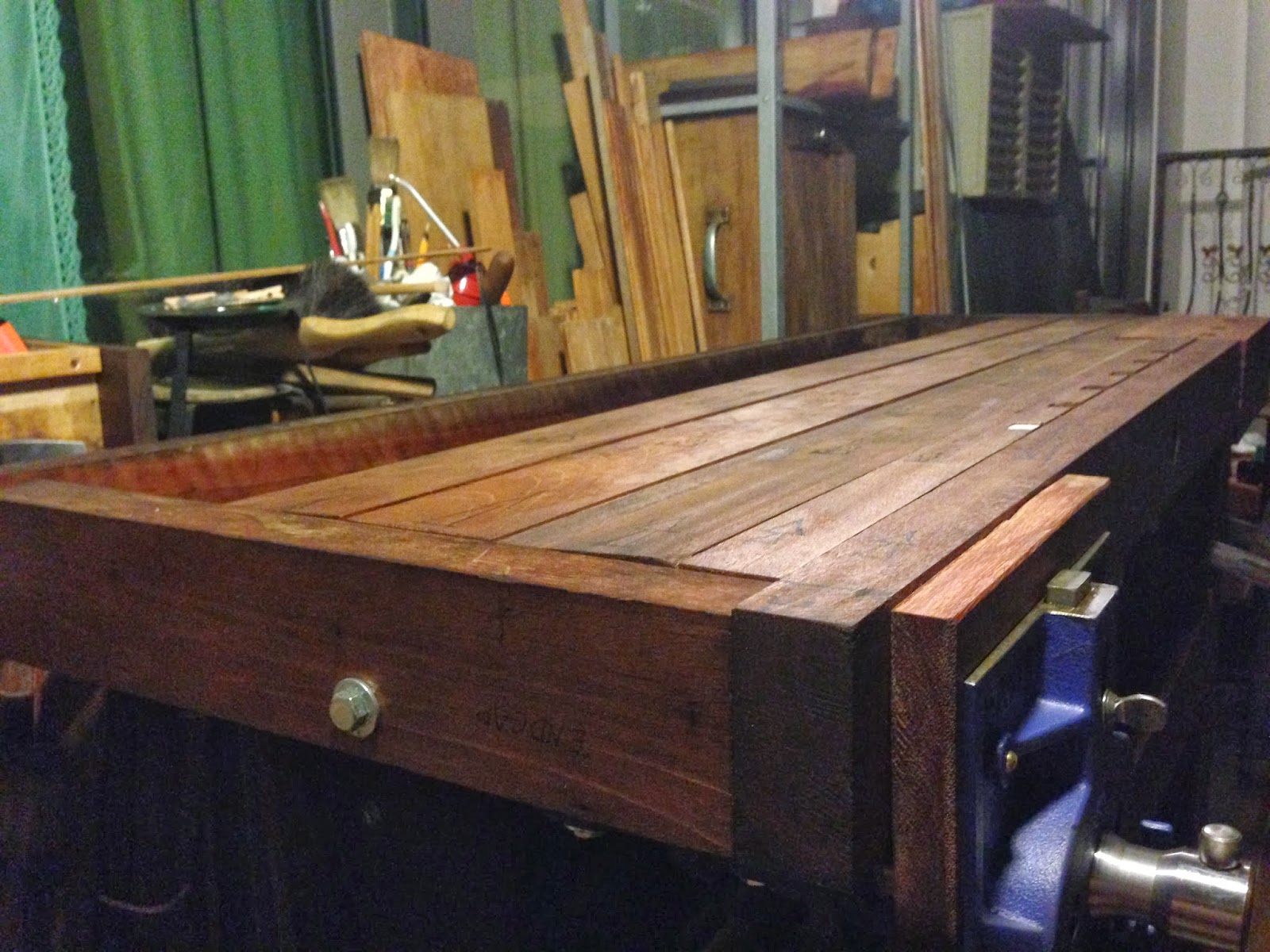 Making a Woodworking Bench - Making the bench top.