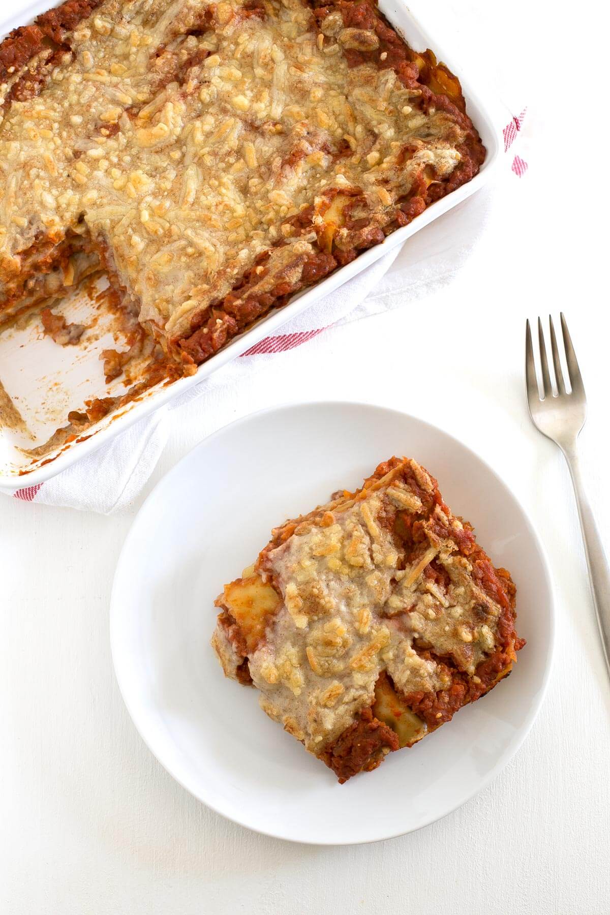 Vegan Lasagna. - Preparing a delicious vegan lasagna at home is incredibly easy and has nothing to envy the traditional one. In addition, it is healthier, lighter and more nutritious. Vegan Lasagna. - Preparing a delicious vegan lasagna at home is incredibly easy and has nothing to envy the traditional one. In addition, it is healthier, lighter and more nutritious.