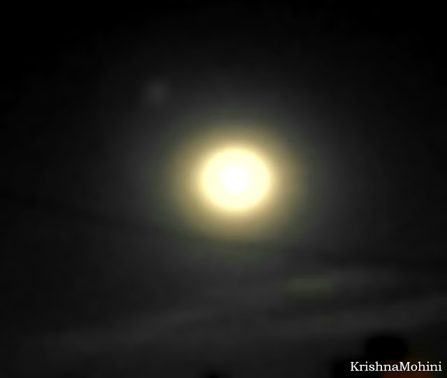 Image: Golden Gleam of Moon