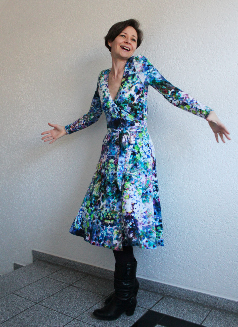 Sewing Galaxy Das Wickelkleid Ode An Die Weiblichkeit Oder Es Ist Nicht Alles Gold Was Glanzt