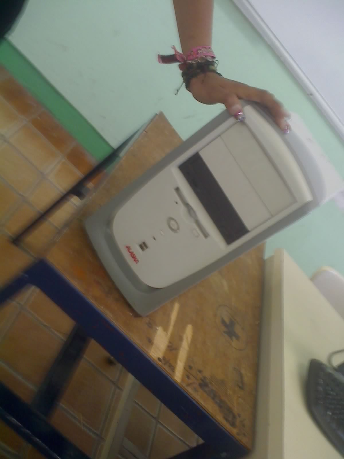 MANTENIMIENTO DE EQUIPO DE COMPUTO: CoMo ARmaR Y deSaRmaR UNa