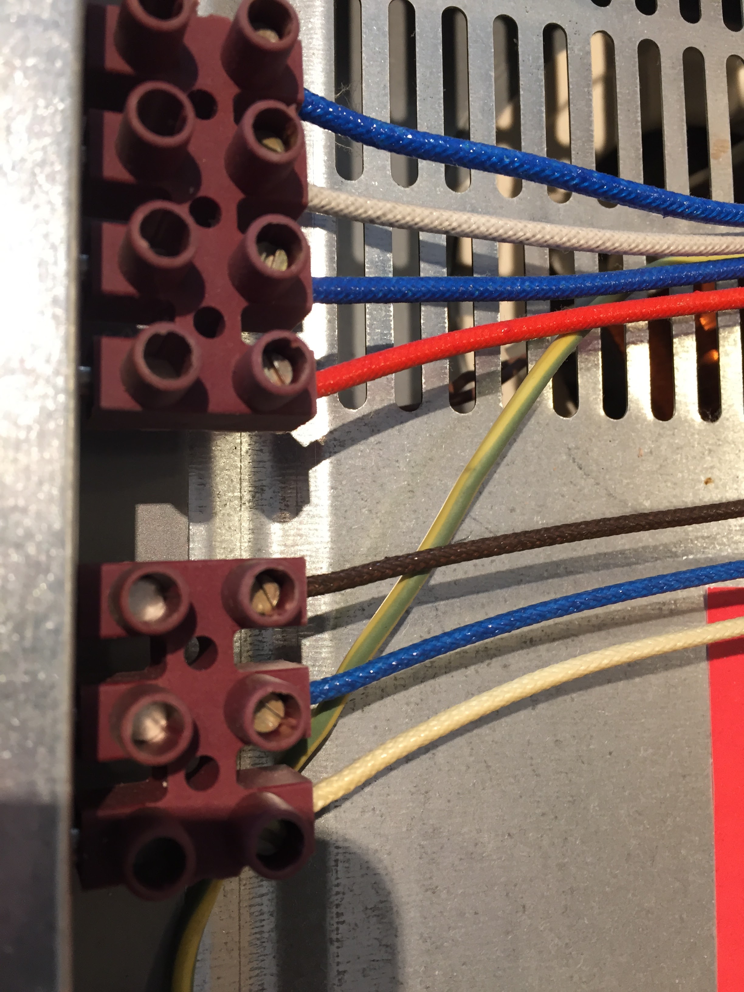 Engineer in Athens Installing a new induction hob to replace a ceramic one challenge