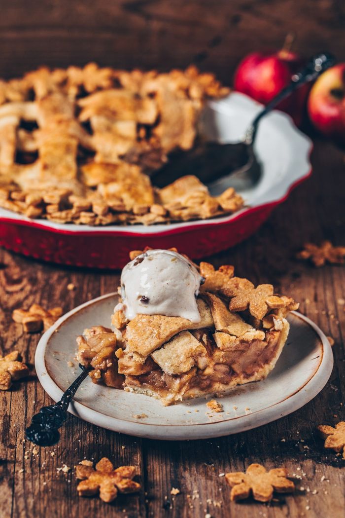 Vegan Apple Pie. Need more recipes? 20 Tasty And Nourishing, Yet Quick Vegan Breakfast Recipes Ideas vegan breakfast weightloss | vegan breakfast protein | vegan breakfast healthy easy | vegan breakfast recipe #breakfast #vegan #veganideas #tasty