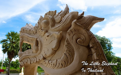 Dragon at the entrance of the Wat Na Wong in Nan province, North Thailand Dragon at the entrance of the Wat Na Wong in Nan province, North Thailand