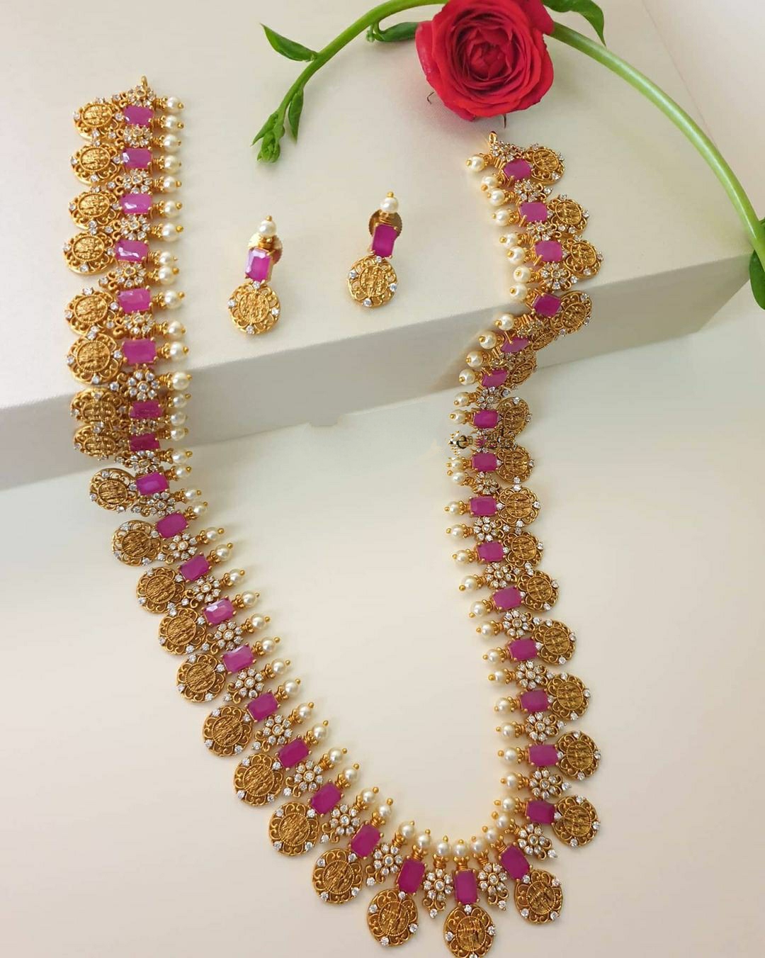 Modern kasulaperu necklace