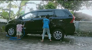 Toyota avanza mobil andalan keluarga