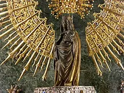 don Alonso y su esposa fueron a implorar a la virgen del Pilar don Alonso y su esposa fueron a implorar a la virgen del Pilar
