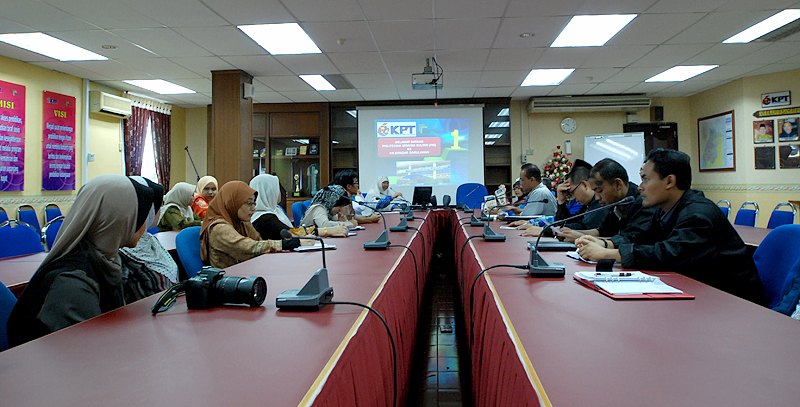 Lawatan Penanda Aras JKE ke Kolej Komuniti Bandar ...