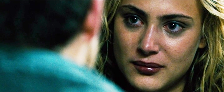 Films Et Séries Tv Avec Nora Arnezeder Movie and TV Cast Screencaps: Nora Arnezeder as Ana Moreau in Safe