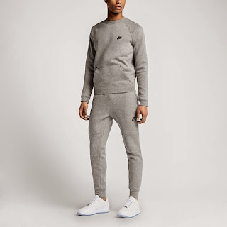 Super Punch: Are gray sweats and plain white sneakers stylish now?