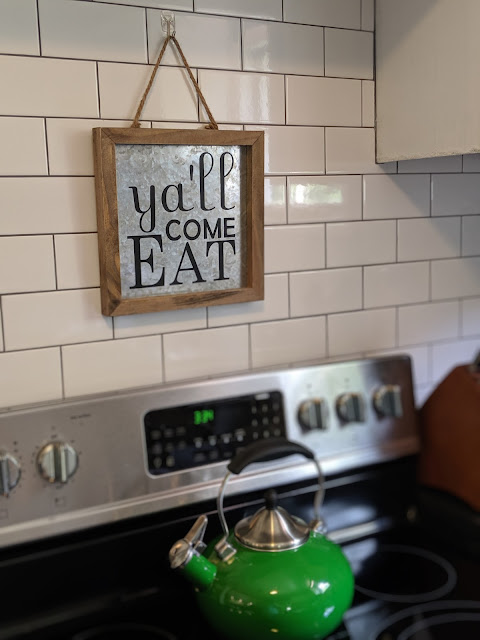 Ya'll Come Eat Kitchen Sign | Cricut Craft | www.kristenwoolsey.com
