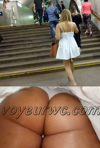 Upskirts 4278-4287 (Secretly taking an upskirt video of beautiful women on escalator)