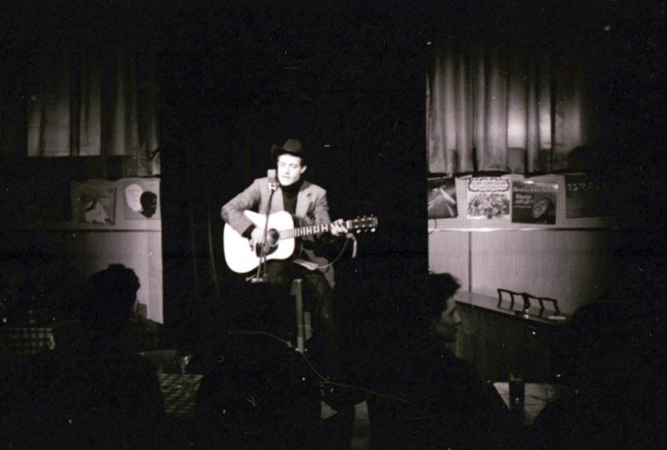 GErDE's FoLK CiTY at 60 FOLK CITY CLOTHES LINE SAGA