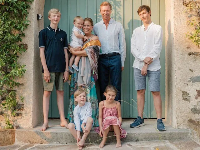 Maria Teresa, Princess Stephanie, Prince Charles, Princess Alexandra, Princess Amalia. Princess Claire in Young Empire dress