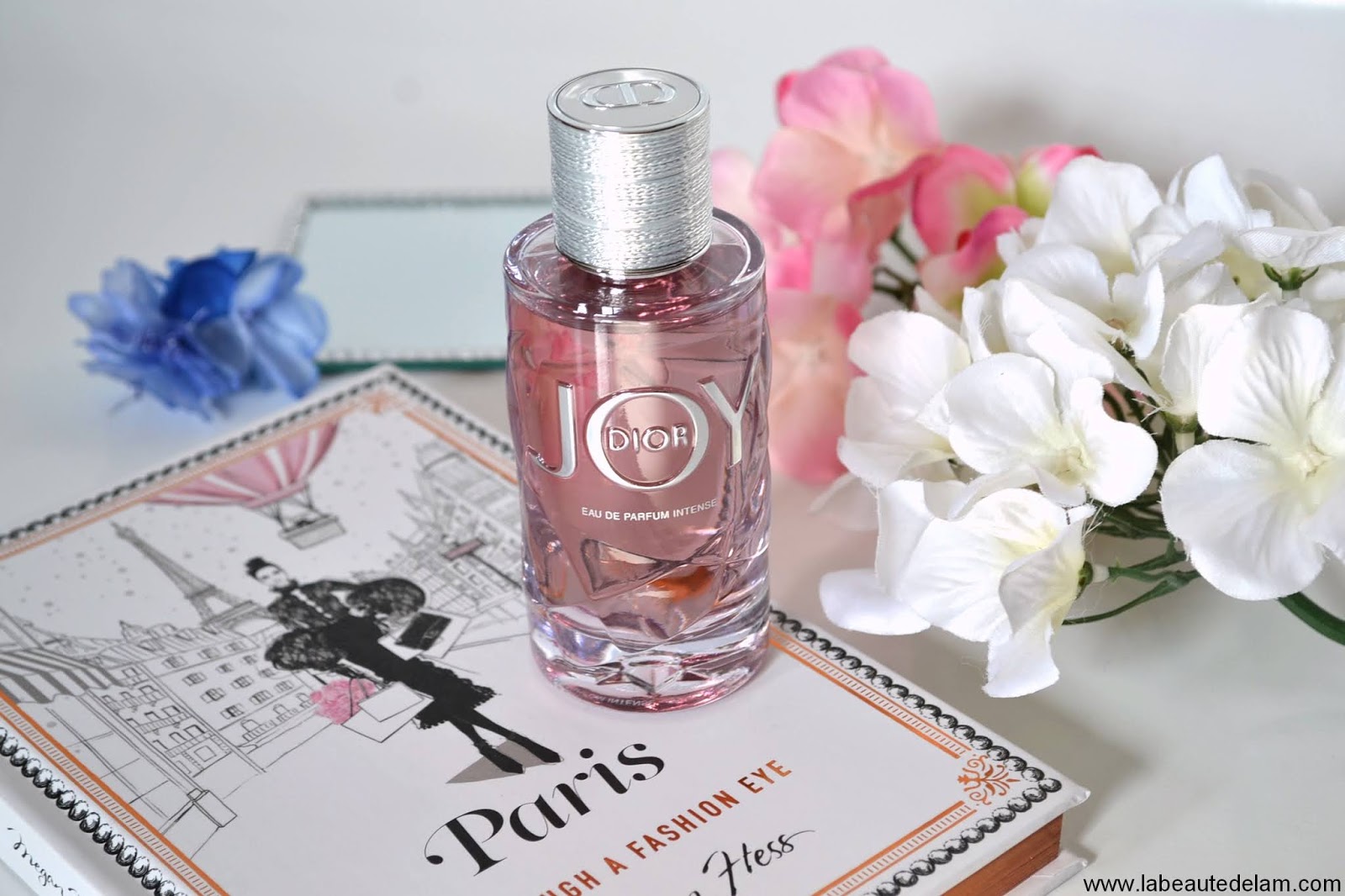 Joy Eau de Parfum Intense de DIOR : un floral lumineux