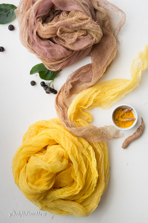 tkaniny do stylizacji kulinarnej. naturalne barwniki do tkanin