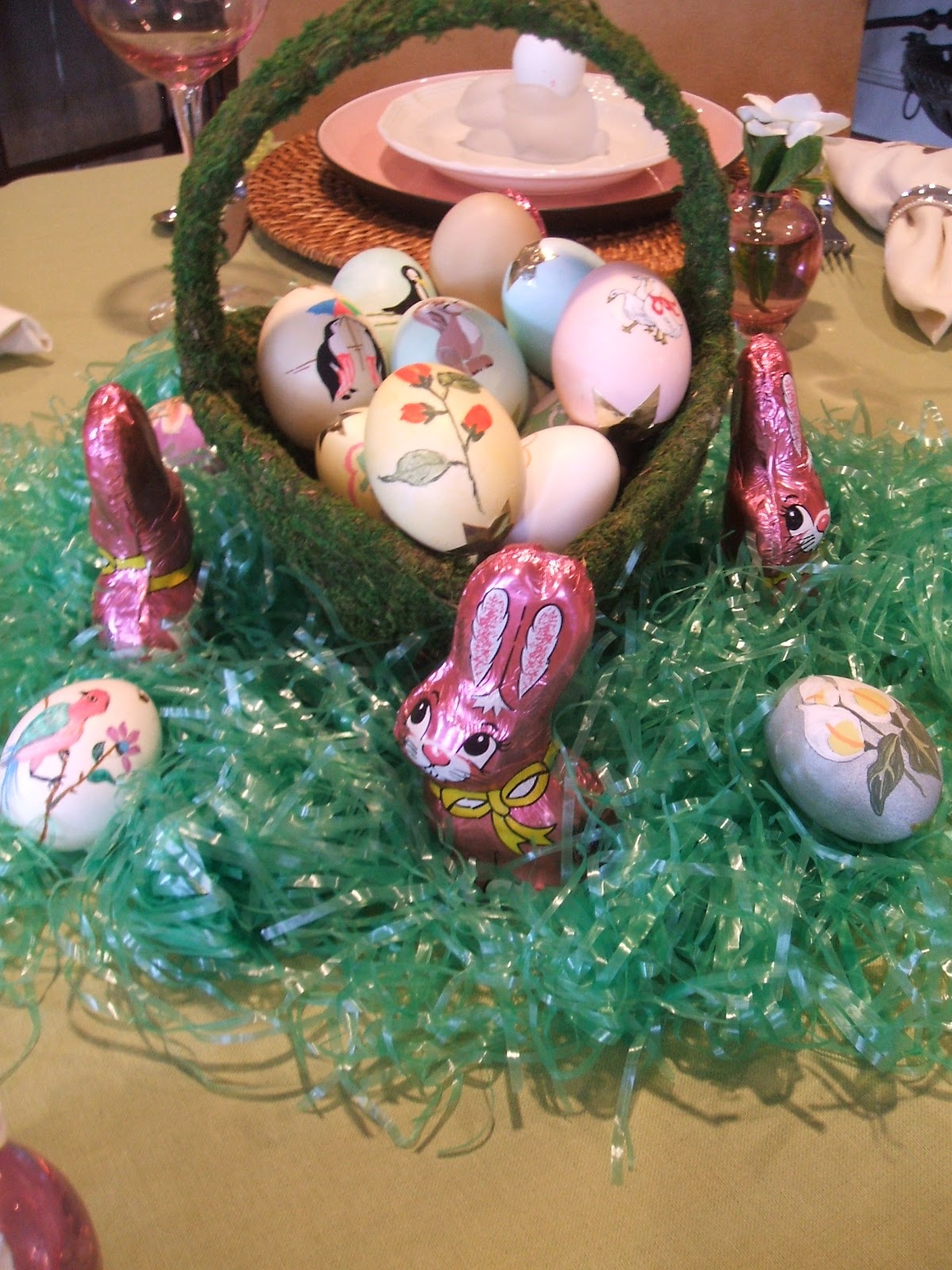 REinvented style REceiving Guests EASTER TABLE WITH HAND PAINTED