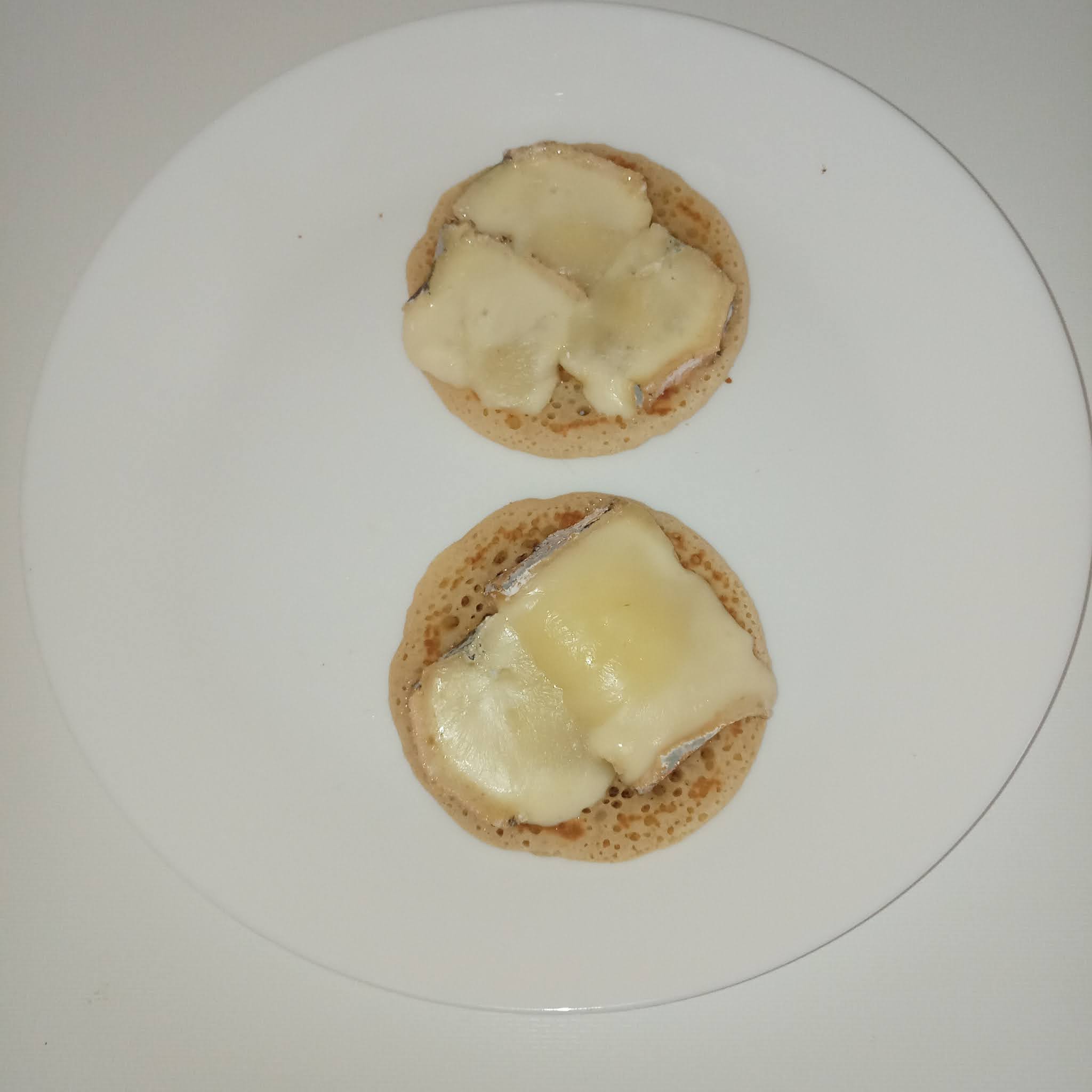 Supersupergirl's Food Reviews Arrigoni Taleggio cheese expertly