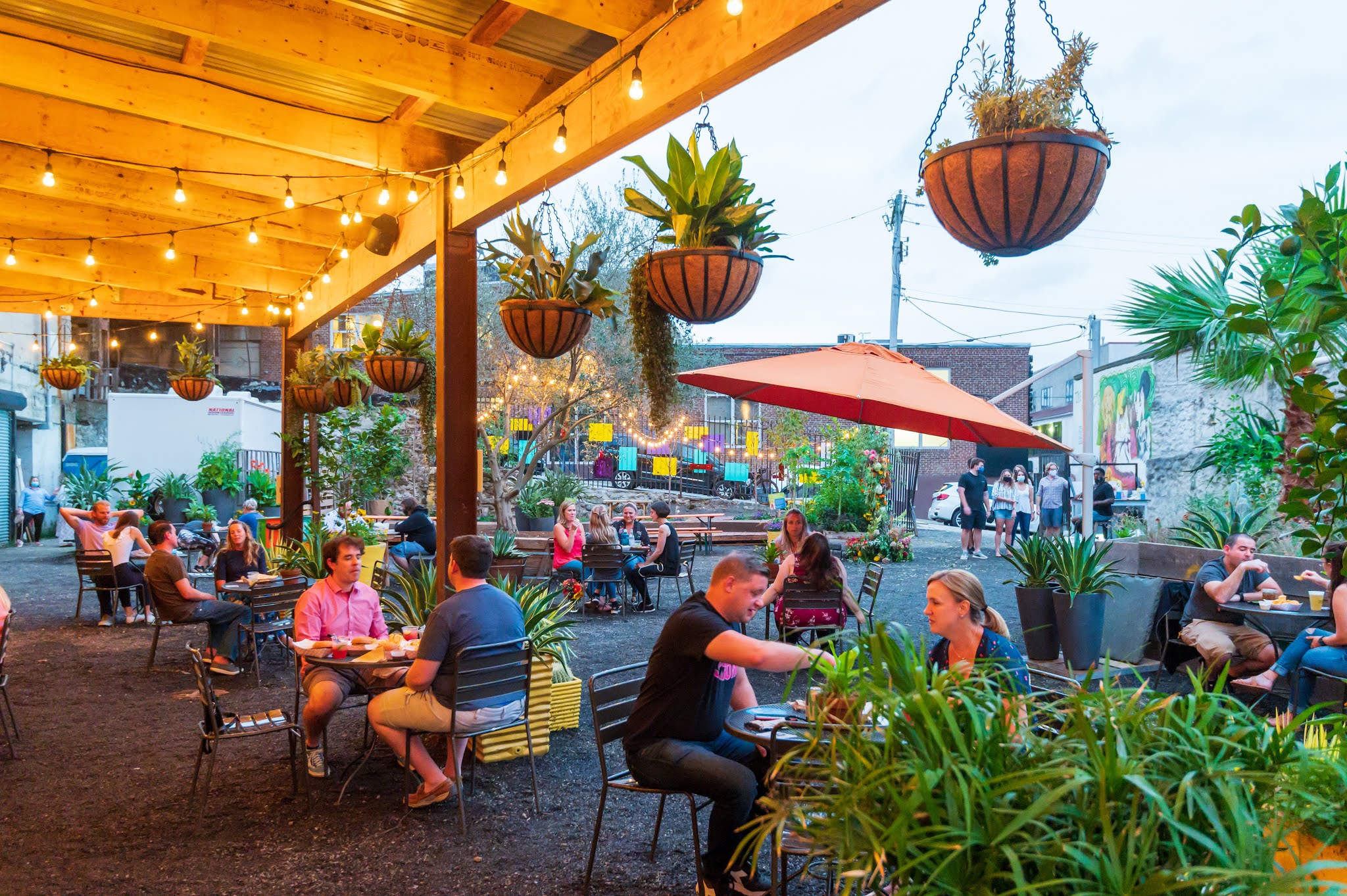 PHS Pop Up Garden Opens in Manayunk & South Street Fashion of Philly