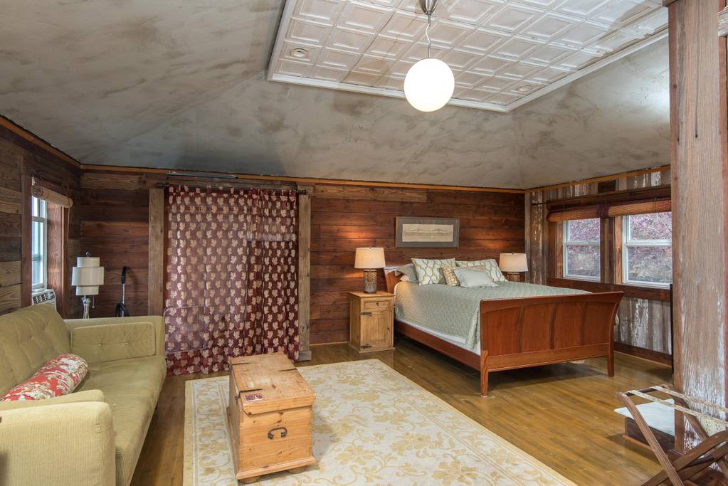 mytinyhousedirectory The Overlook Bluff Carriage House Vacation Rental