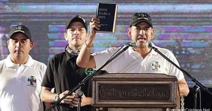 No voy con armas, sino con la Biblia", dice opositor tras renuncia de Evo Morales - Acontecer Cristiano - Noticias Cristianas