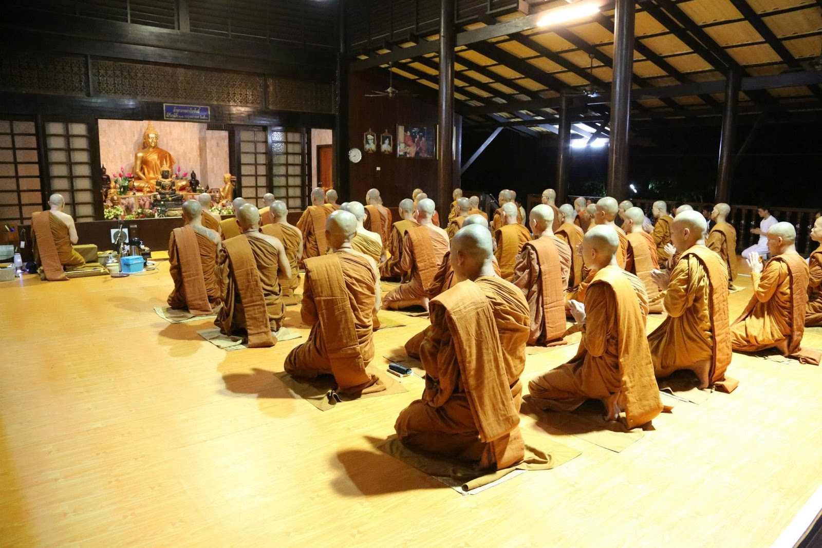 The Daily Life of a Thai Monk ~ Thai Culture.