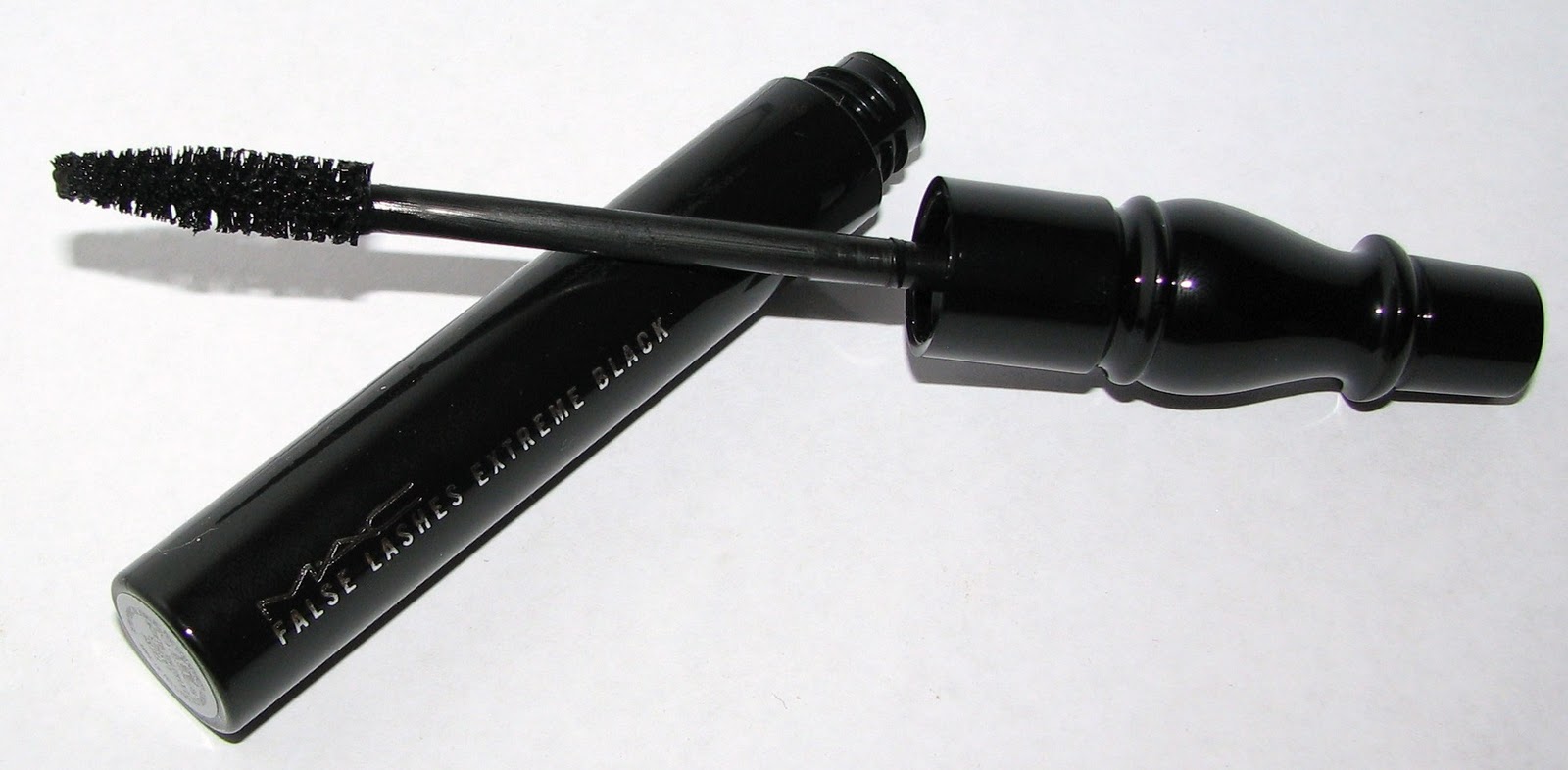 MAC Lashes Extreme Black Mascara Review and Photos - Blushing Noir