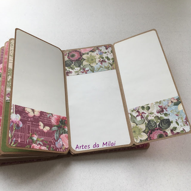 Traveler book Bloom Traveler book Bloom