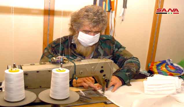 مبادرة تطوعية لتصنيع كمامات قماشية تستخدم لأكثر من مرة بالسويداء