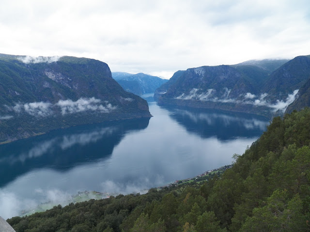 Fiordos Noruegos - Oslo (14 días por nuestra cuenta) Agosto 2013 - Blogs de Noruega - Día 7 (Carretera de las Nieves - Borgund - Glaciar Nigards) (1)