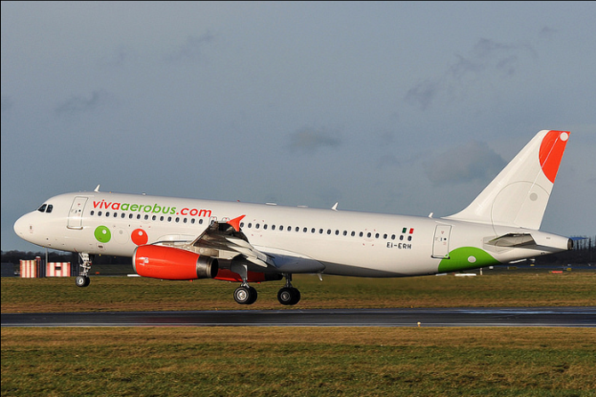 Vivaaerobus+A-320+airbus+despegue.png