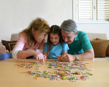 4 Manfaat Mengajak Anak Bermain Puzzle [ www.BlogApaAja.com ]