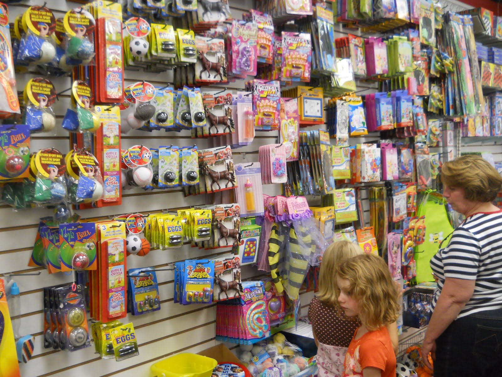 dollar tree toys candy snack cake piece cheetos broken pawn