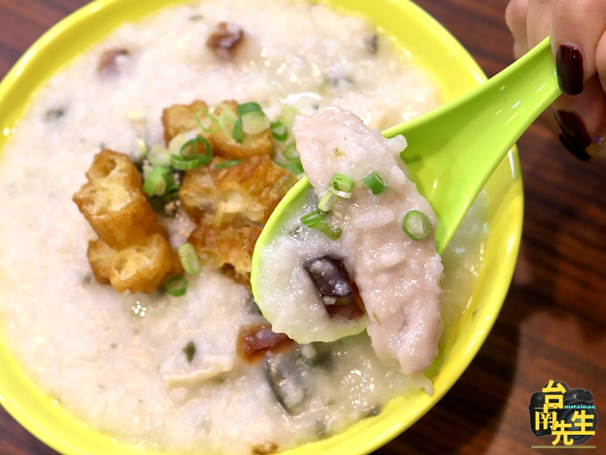 台南港式料理/只賣晚餐到宵夜時段/嚴選食材現點現做/自製備料不用半成品/傳承香港師傅手藝/飯店茶餐廳等級菜色/平價消費物超所值