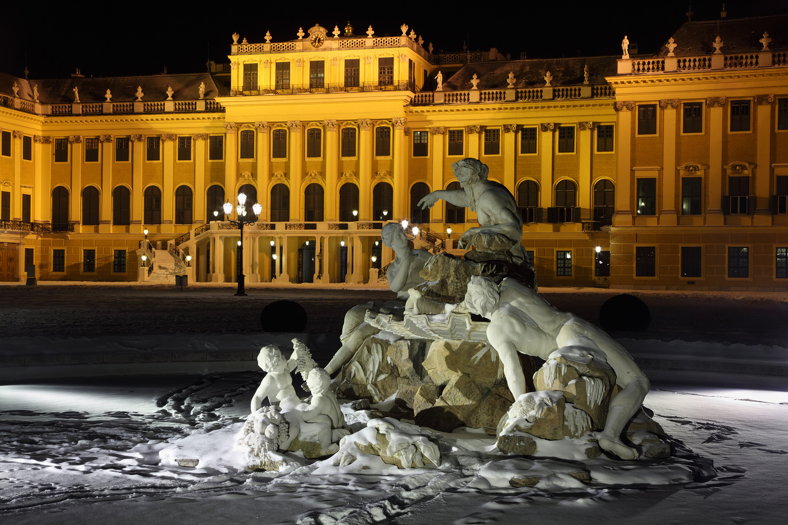 Blog of AustrianZimmers.com : 5 Fun Facts about the Schönbrunn Palace