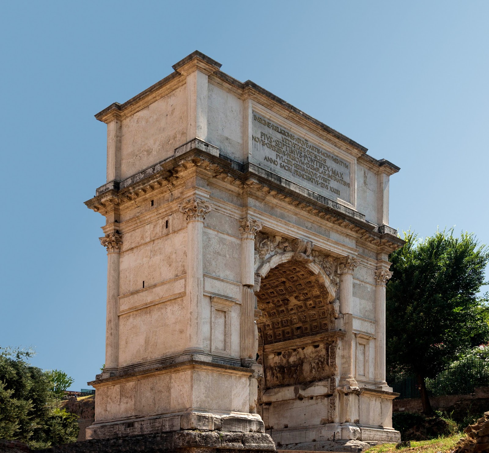 Форум арка. Триумфальная арка Тита в Риме. Арка Тита в Риме. Триумфальная арка Тита в древнем Риме. Триумфальная арка императора Тита.