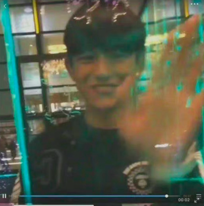 Lucas lộ clip