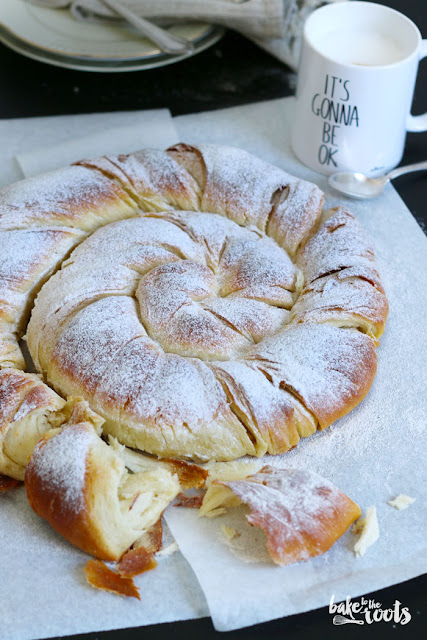 Brunch and Booze Book Club: June 2016 from Honey and Smoke Studio // Ensaimada de Mallorca from Bake to the Roots Brunch and Booze Book Club: June 2016 from Honey and Smoke Studio // Ensaimada de Mallorca from Bake to the Roots