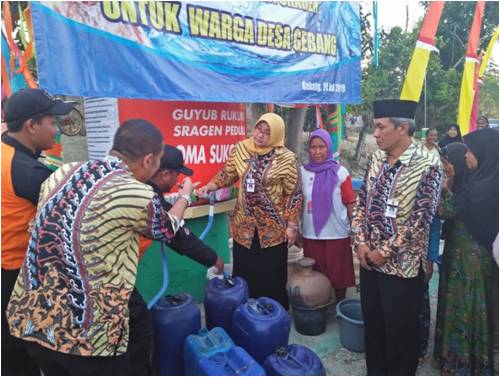 Penyerahan Bantuan Tandon Air Bersih Secara Simbolis Desa Gebang Sukodono
