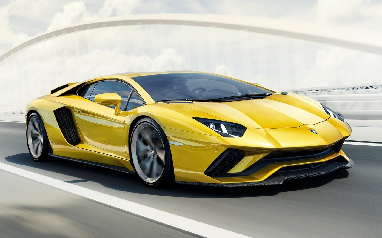 Substituto do Aventador estreia só em 2024; impasse no