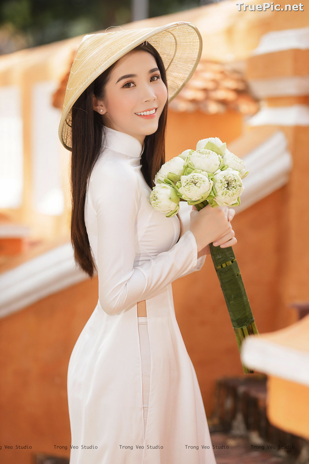 Image The Beauty of Vietnamese Girls with Traditional Dress (Ao Dai) #2 - TruePic.net - Picture-3